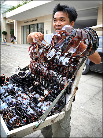 Sunglasses Seller near Rex Hotel