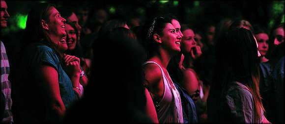 FLIX IN THE STIX CROWD ESKIMO JOE