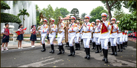 Military band kicks off the Welcome ceremony